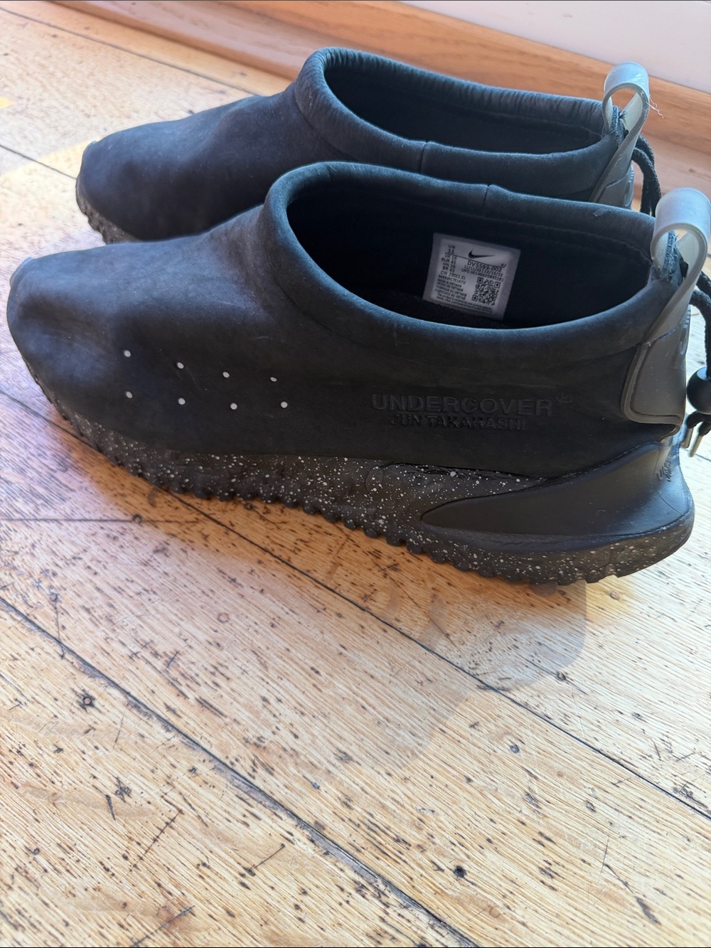 Undercover Black Men's Slip-On Trail Sneakers with Speckle Sole Accent